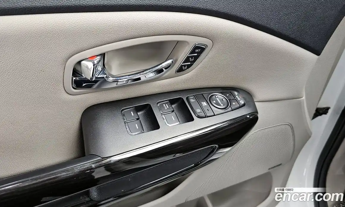 Kia Canival 2019 2.2 Автомат в Москве № 51658, фото 19