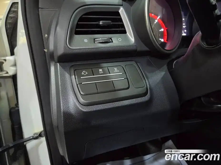 SsangYong TIBOLI 2018 1.6 Автомат в Москве № 70298, фото 15