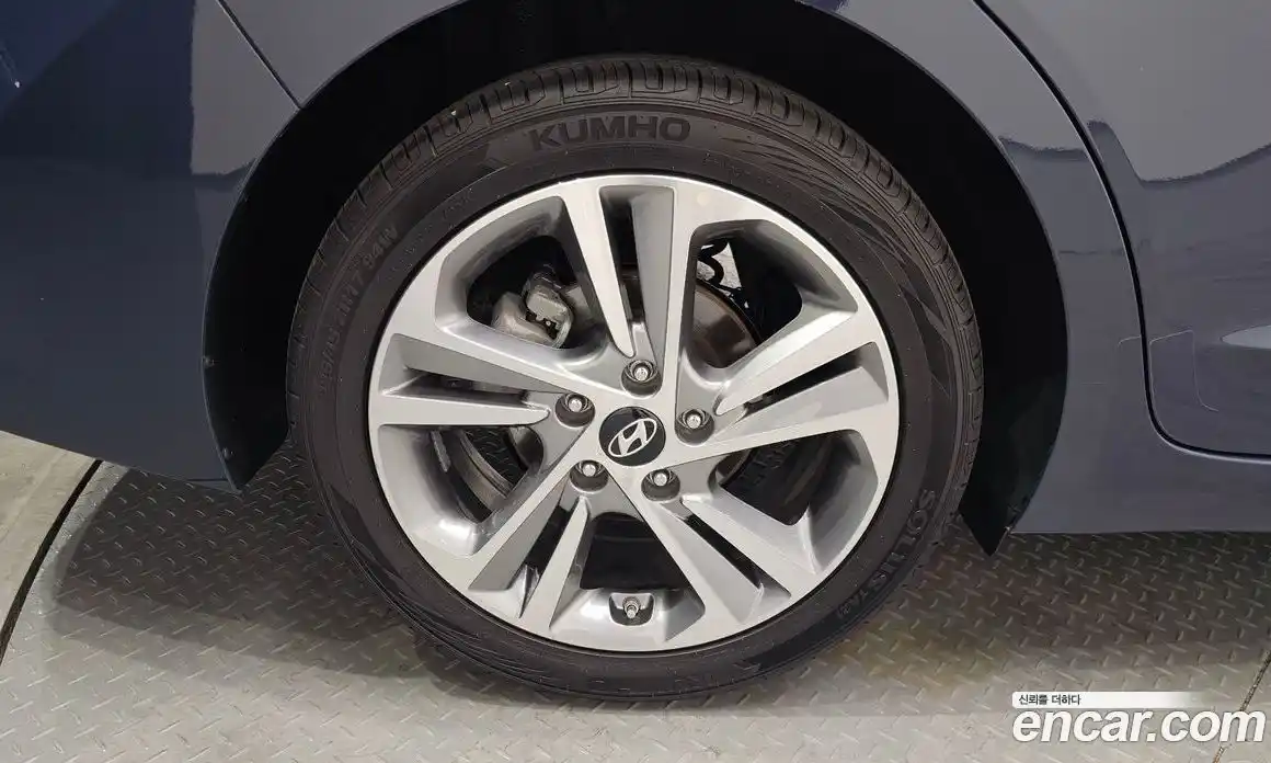 Hyundai Avante 2016 1.6 Автомат в Москве № 107615, фото 13