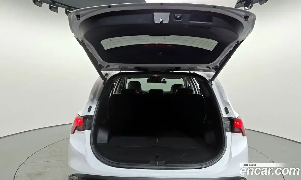 Hyundai Santa Fe 2022 1.6 Автомат в Москве № 108757, фото 17