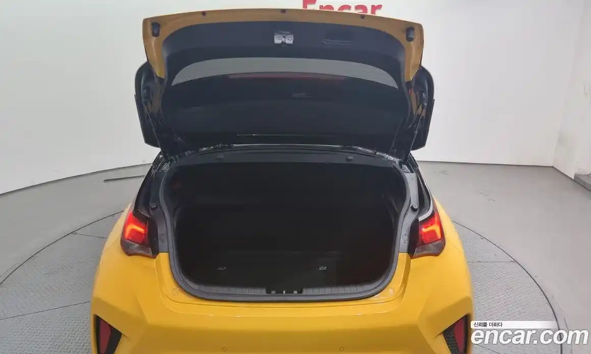 Hyundai Veloster 2018 1.6 Автомат в Москве № 111383, фото 17