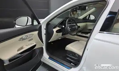 Genesis GV70 2024 2.5 Автомат в Москве № 112871, миниатюра 6