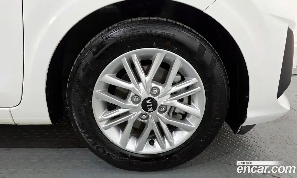 Kia Morning 2021 1.0 Автомат в Москве № 120930, фото 12