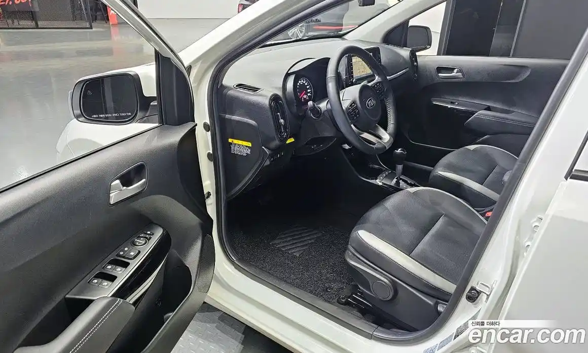 Kia Morning 2021 1.0 Автомат в Москве № 120930, фото 14