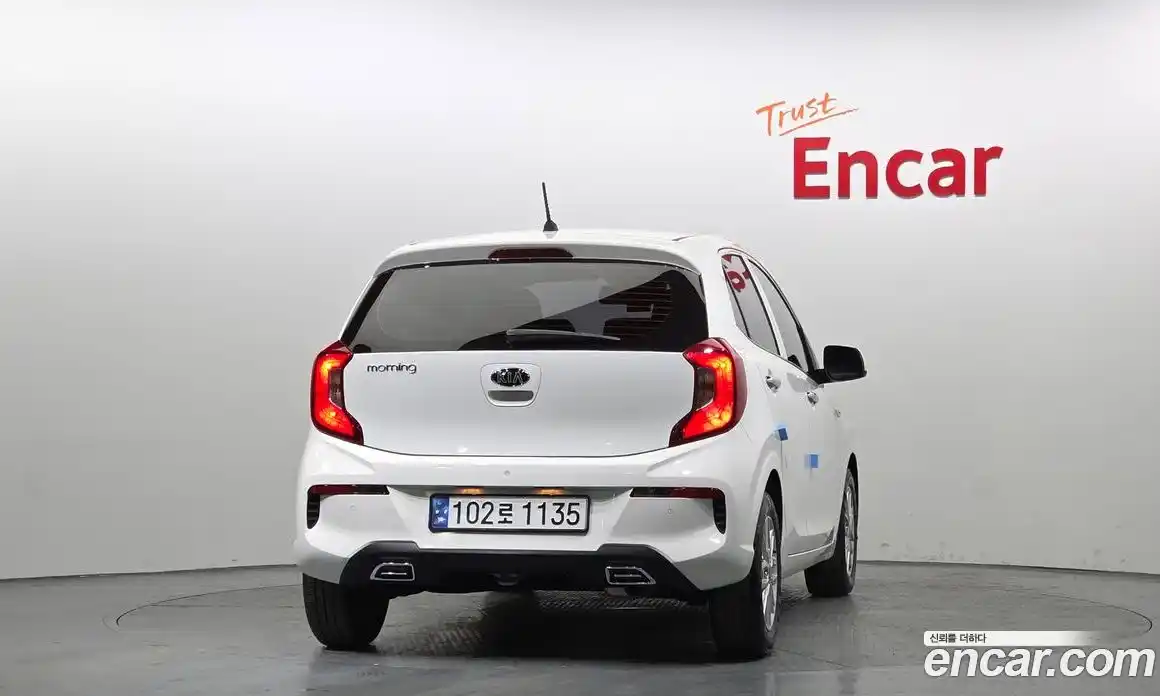 Kia Morning 2021 1.0 Автомат в Москве № 120930, фото 18