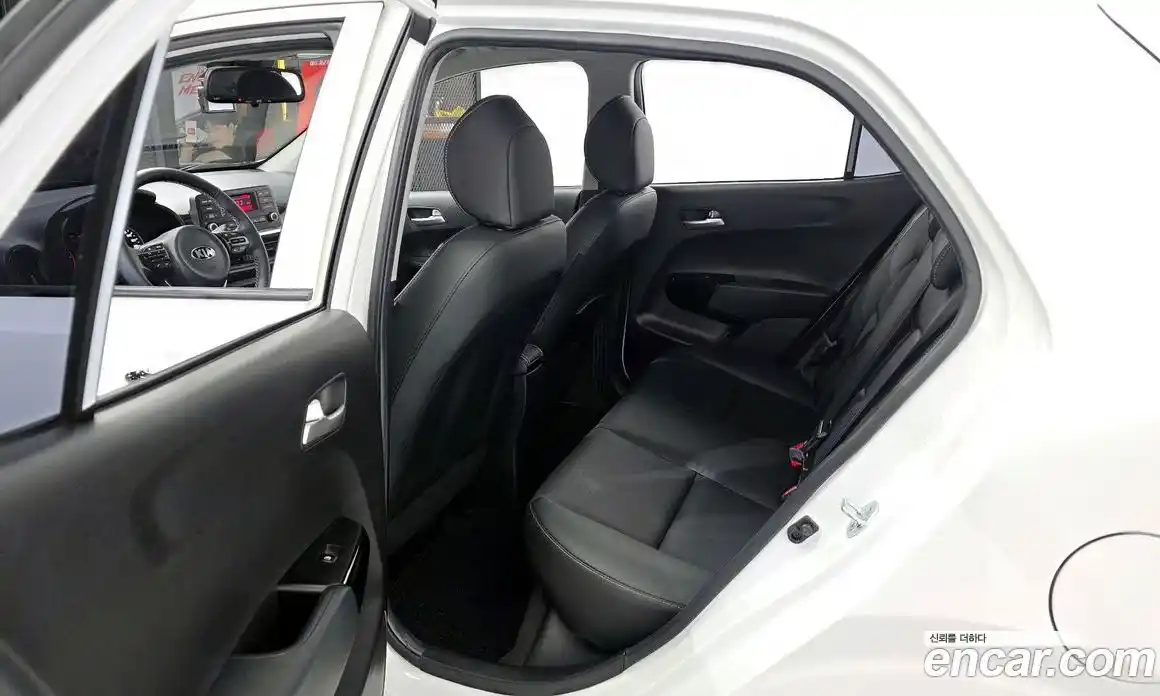 Kia Morning 2021 1.0 Автомат в Москве № 120930, фото 5