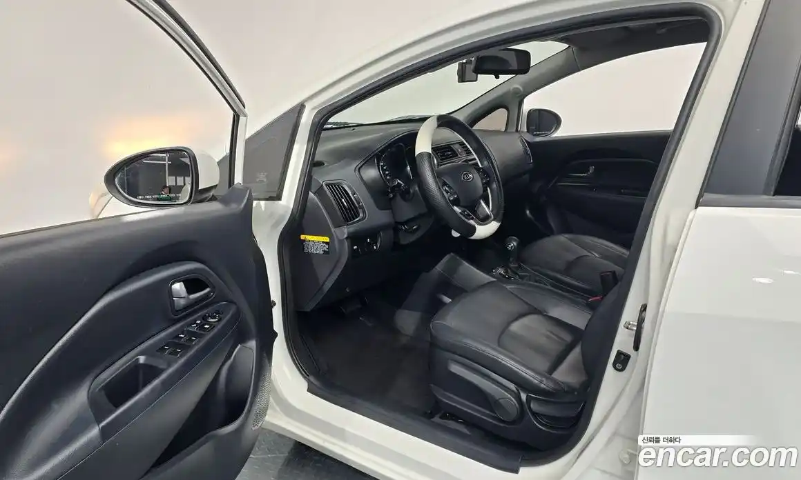 Kia Pride 2012 1.6 Автомат в Москве № 123012, фото 6