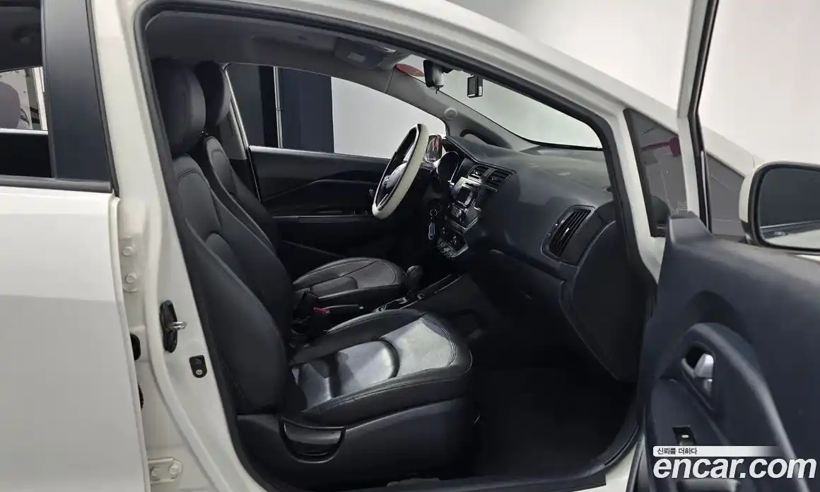 Kia Pride 2012 1.6 Автомат в Москве № 123012, фото 10