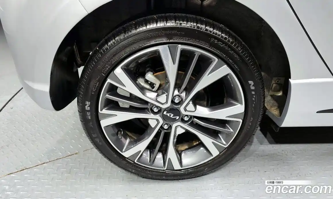 Kia Morning 2023 1.0 Автомат в Москве № 128005, фото 5