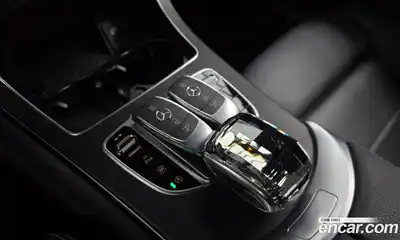 Mercedes-Benz GLC-Class 2023 1.9 Автомат в Москве № 138153, миниатюра 3