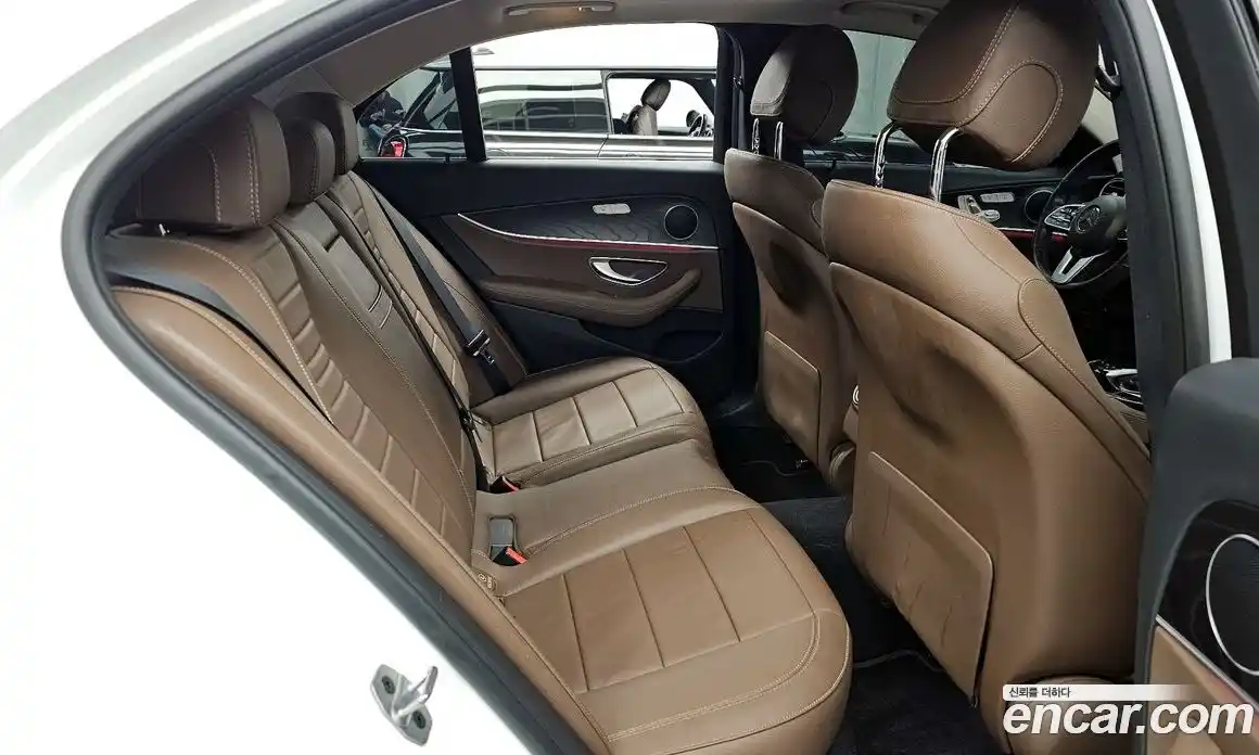 Mercedes-Benz E-Class 2020 1.9 Автомат в Москве № 140490, фото 5