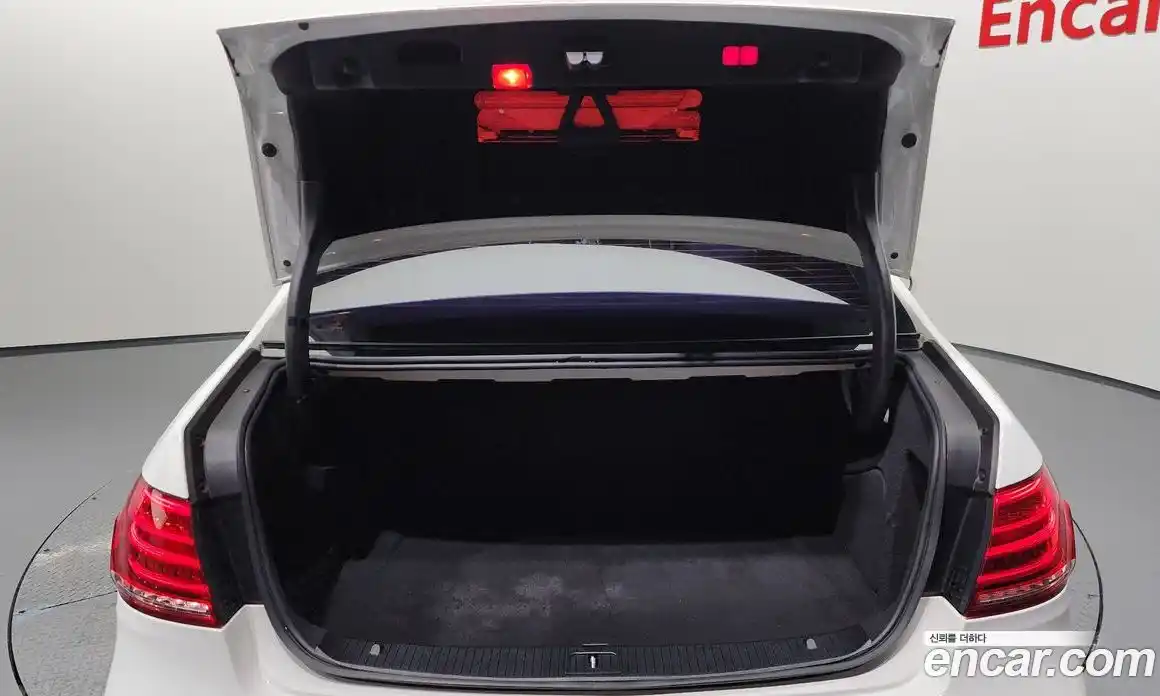 Mercedes-Benz E-Class 2016 3.5 Автомат в Москве № 142232, фото 20