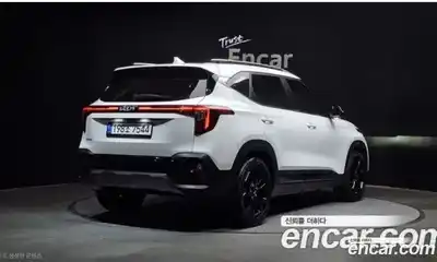 Kia Seltos 2023 2.0 Автомат в Москве № 14280, миниатюра 2