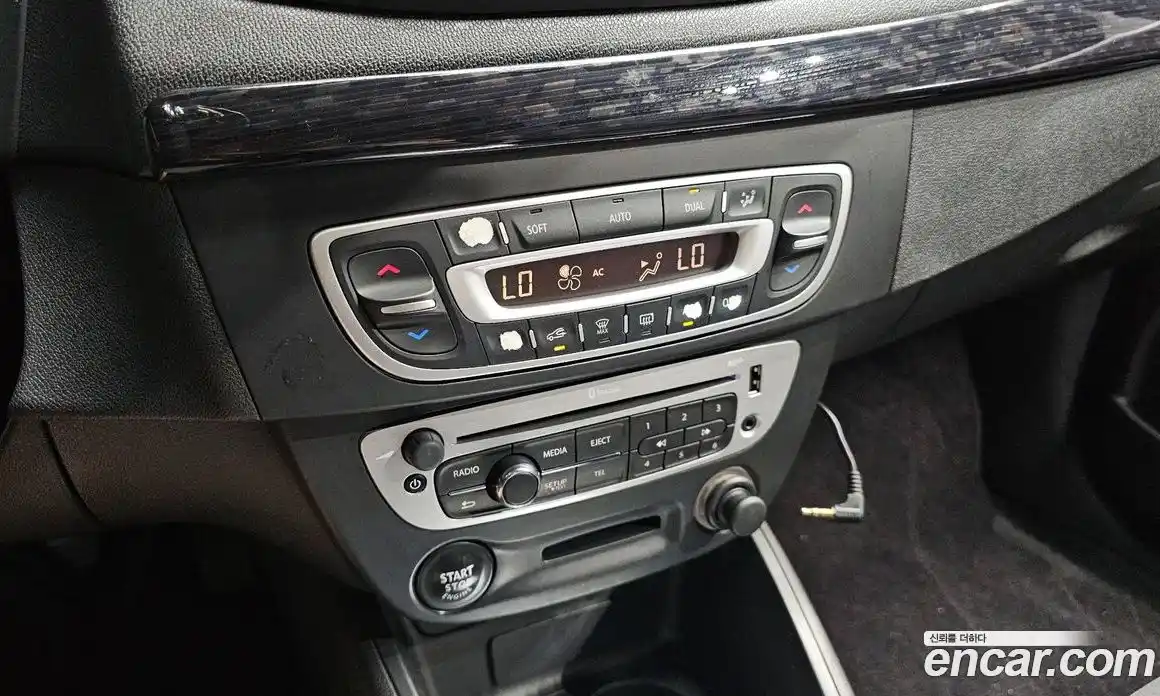 Renault SM3 2015 1.6 Автомат в Москве № 149972, фото 14