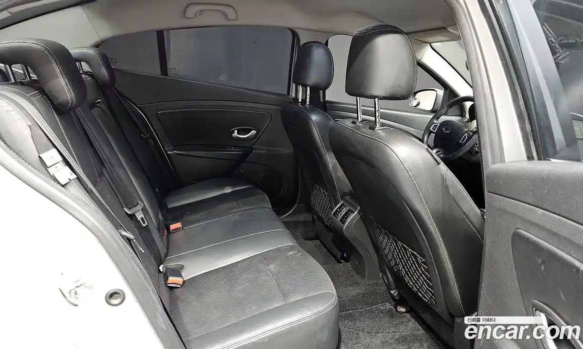 Renault SM3 2015 1.6 Автомат в Москве № 149972, фото 3