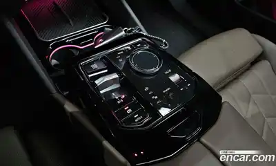 BMW 5-Series 2025 2.0 Автомат в Москве № 153986, миниатюра 2