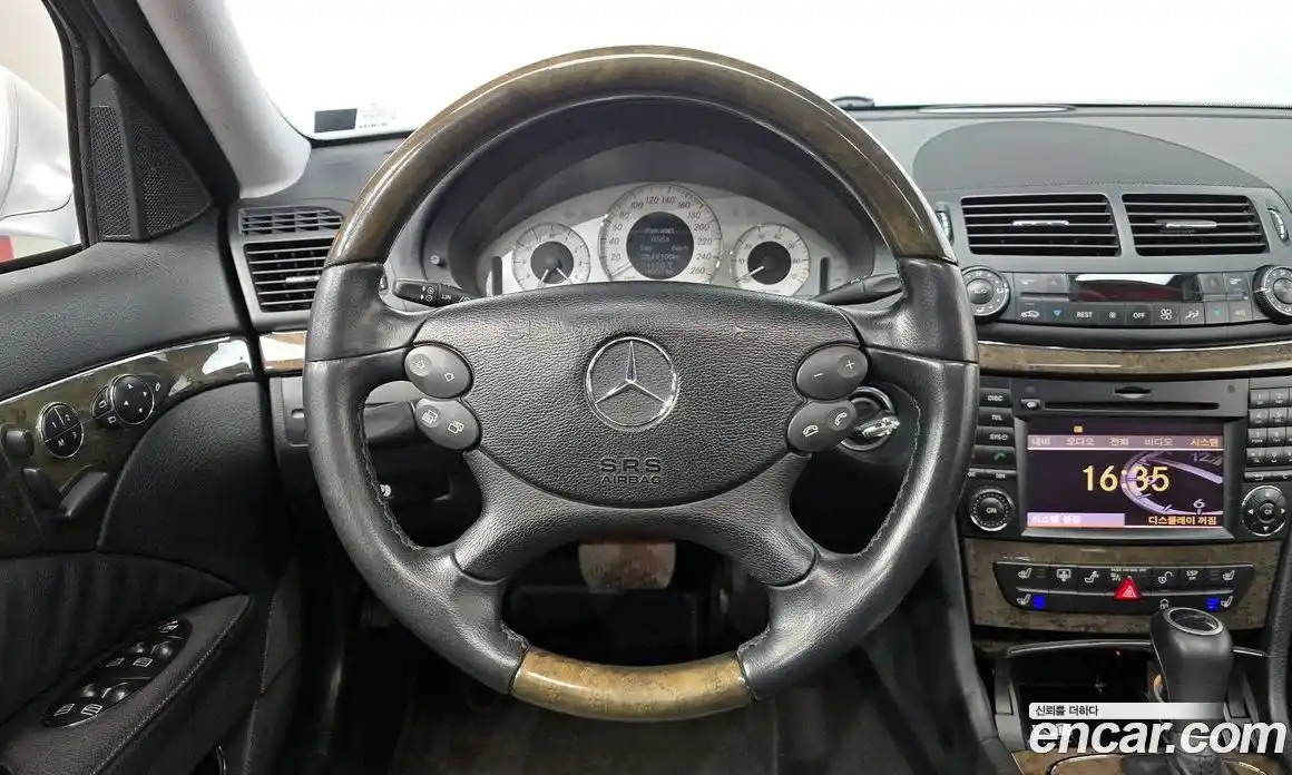 Mercedes-Benz E-Class 2009 3.5 Автомат в Москве № 157817, фото 15