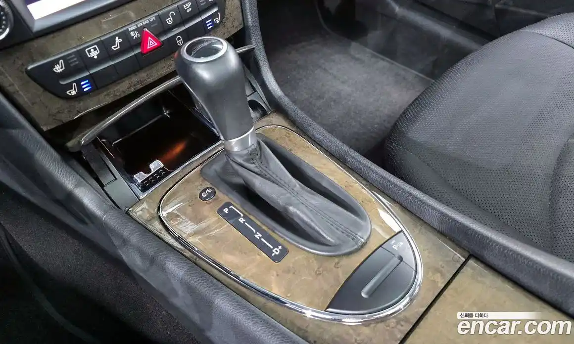 Mercedes-Benz E-Class 2009 3.5 Автомат в Москве № 157817, фото 16