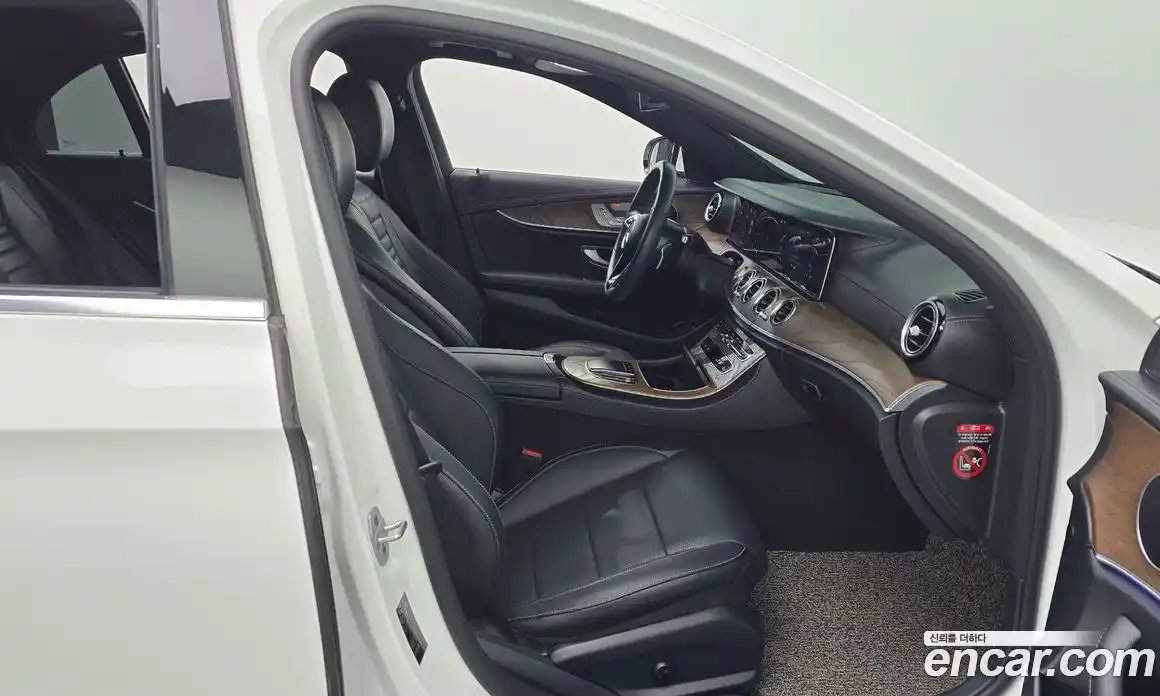 Mercedes-Benz E-Class 2021 2.0 Автомат в Москве № 158263, фото 17