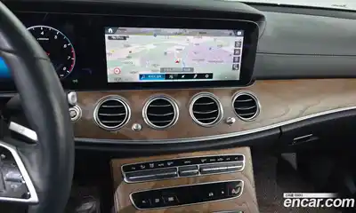Mercedes-Benz E-Class 2021 2.0 Автомат в Москве № 158263, миниатюра 2