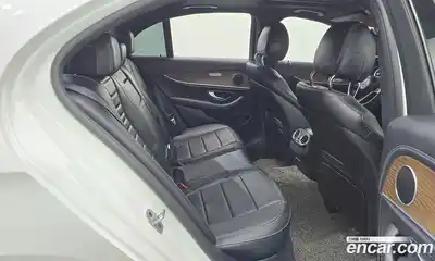 Mercedes-Benz E-Class 2021 2.0 Автомат в Москве № 158263, миниатюра 3