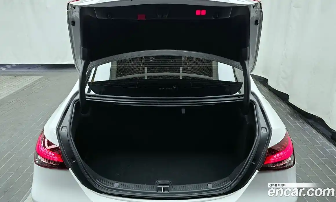 Mercedes-Benz E-Class 2022 2.0 Автомат в Москве № 160341, фото 18