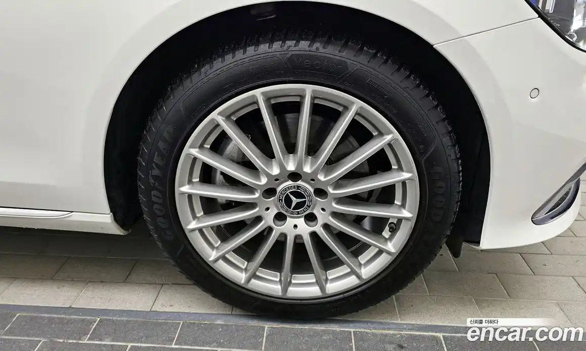 Mercedes-Benz E-Class 2022 2.0 Автомат в Москве № 160341, фото 20