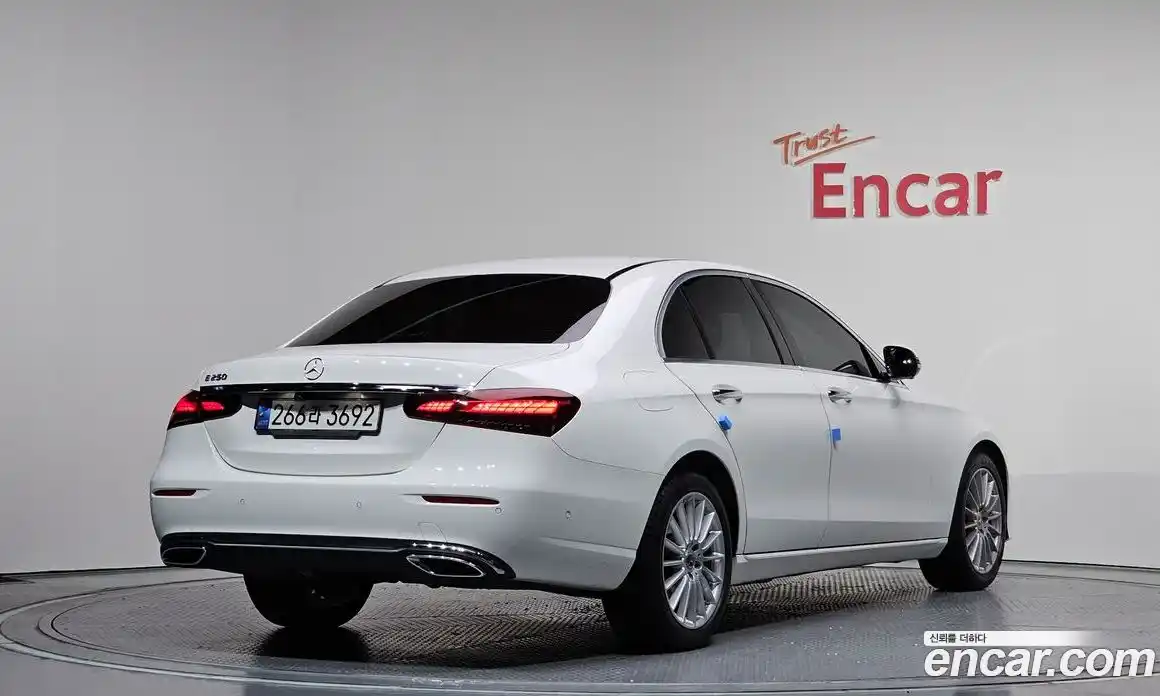 Mercedes-Benz E-Class 2022 2.0 Автомат в Москве № 160341, фото 9