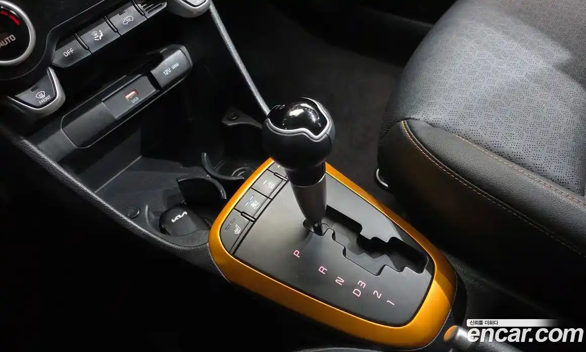 Kia Morning 2023 1.0 Автомат в Москве № 16086, фото 20