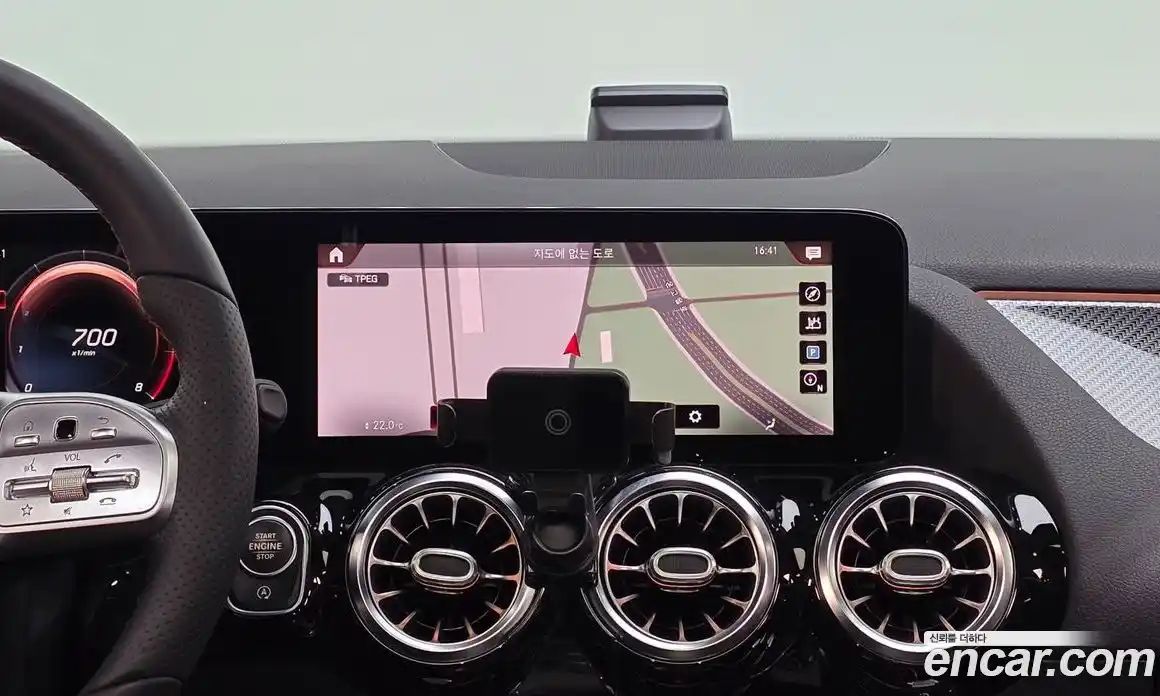 Mercedes-Benz GLA-Class 2021 2.0 Автомат в Москве № 160873, фото 16