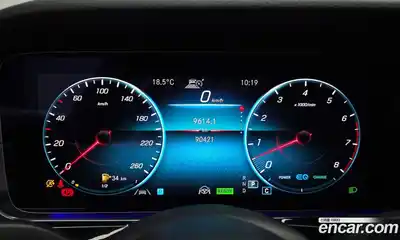 Mercedes-Benz E-Class 2021 3.0 Автомат в Москве № 161771, миниатюра 3