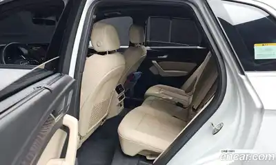 Audi Q5 2023 2.0 Автомат в Москве № 162894, миниатюра 2