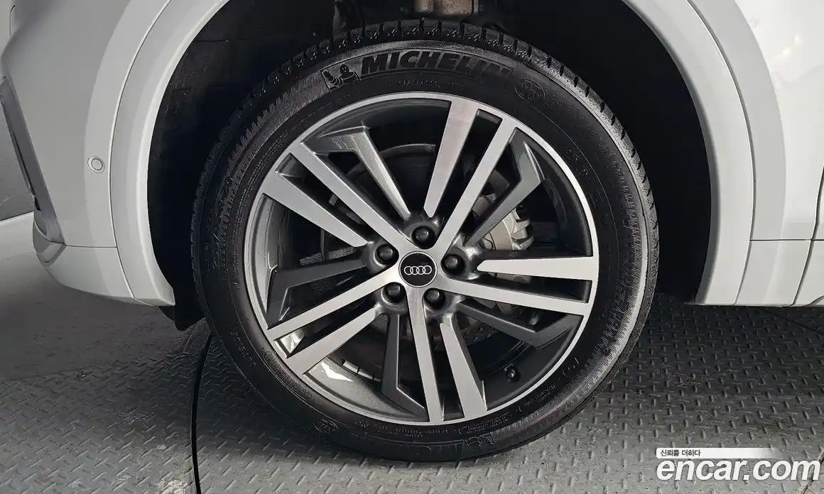 Audi Q5 2023 2.0 Автомат в Москве № 162894, фото 8