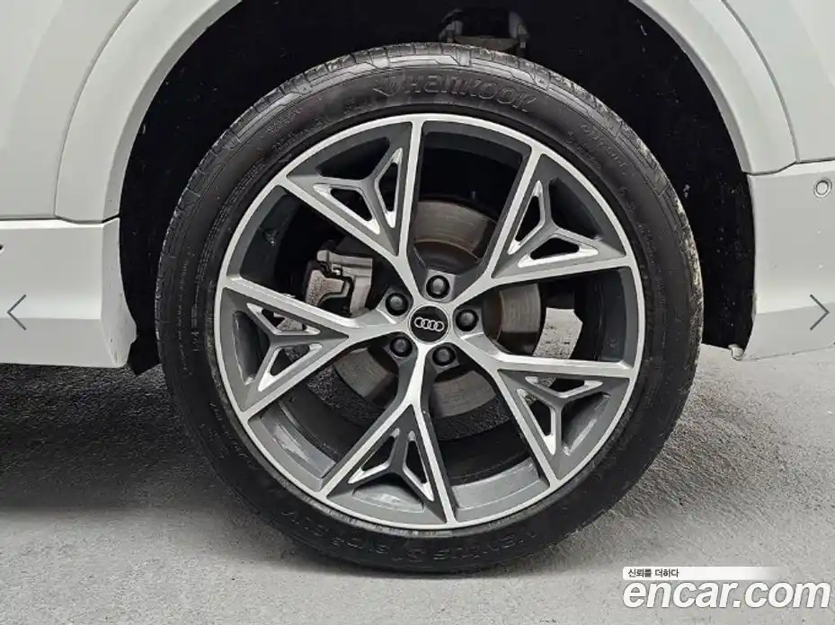 Audi Q8 2023 3.0 Автомат в Москве № 164027, фото 5