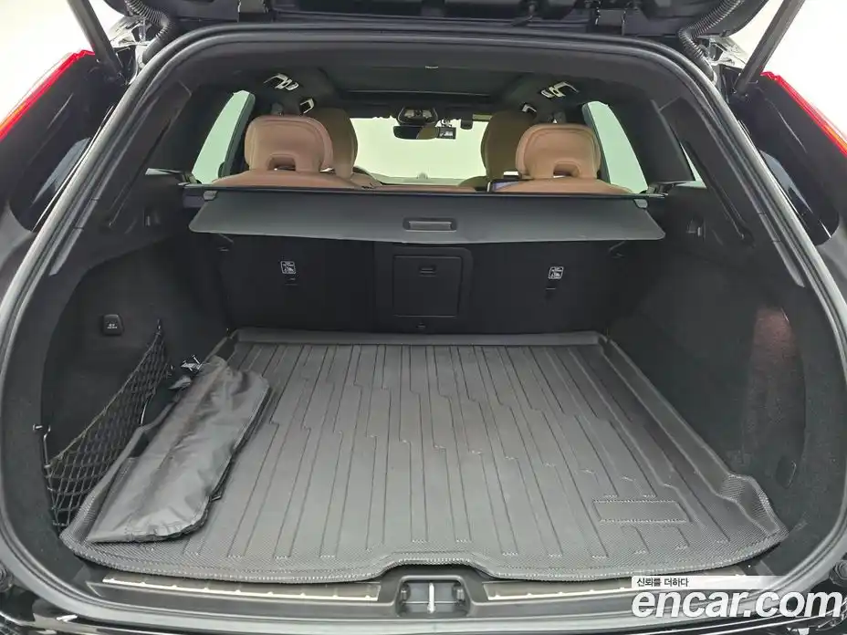 Volvo XC60 2023 2.0 Автомат в Москве № 164748, фото 20