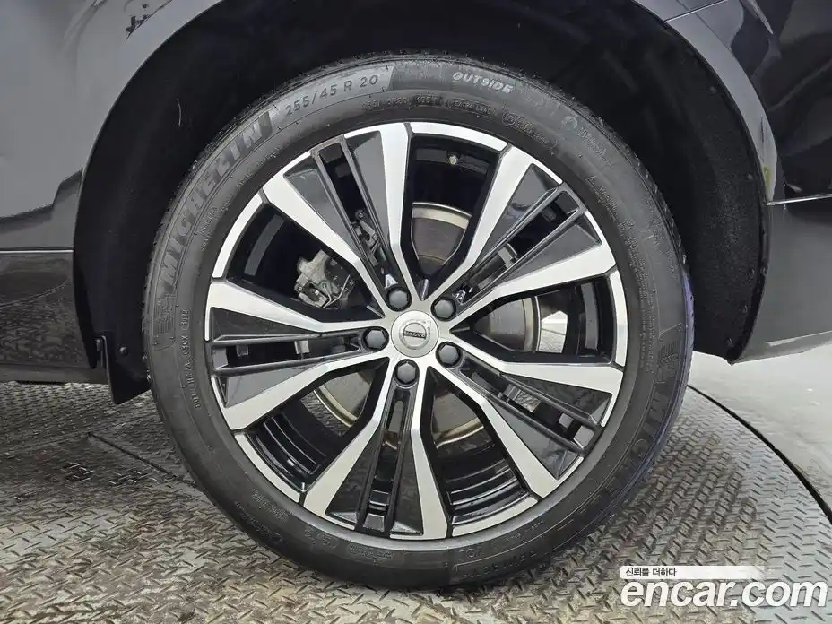 Volvo XC60 2023 2.0 Автомат в Москве № 164748, фото 5