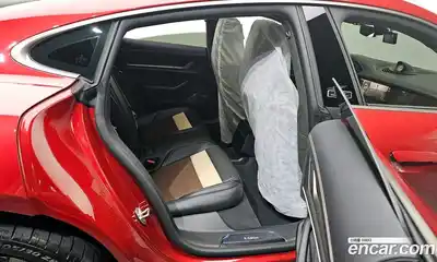 Porsche Taycan 2025 0.1 Автомат в Москве № 164887, миниатюра 12