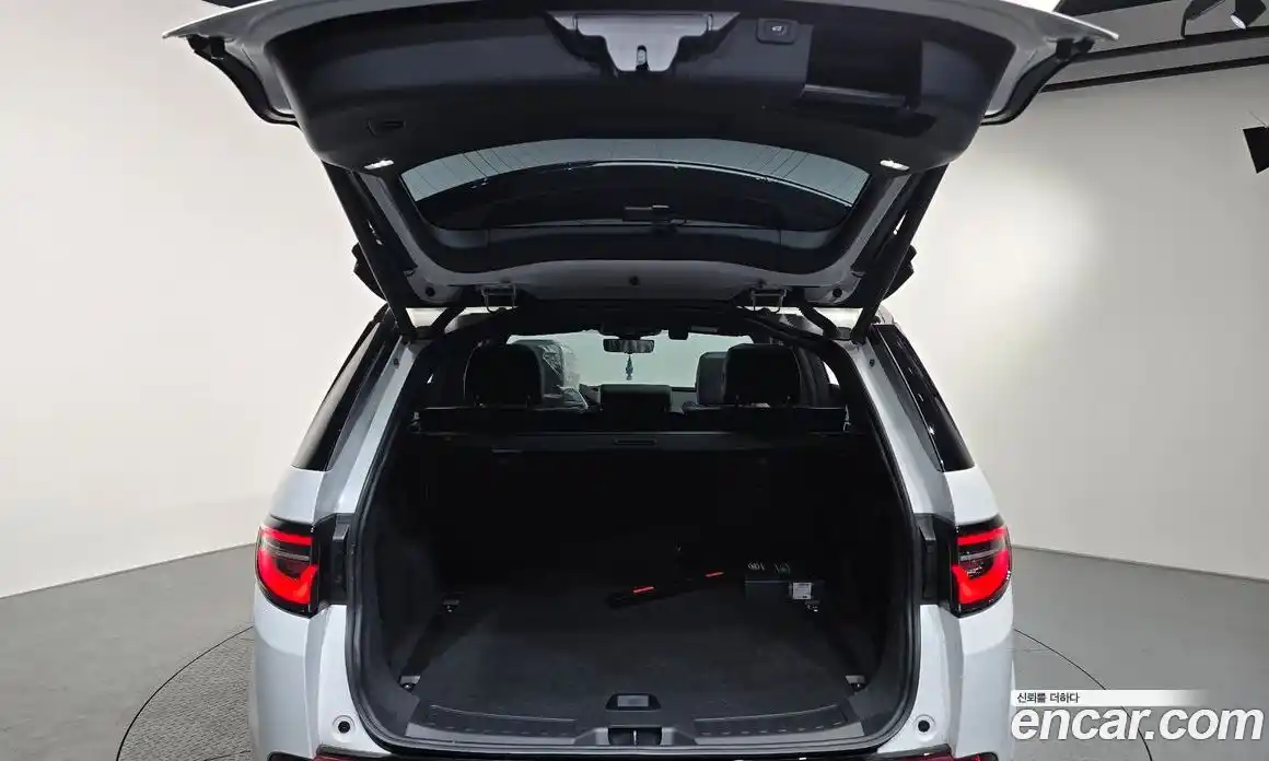 Land Rover Discovery Sport 2025 2.0 Автомат в Москве № 165938, фото 19