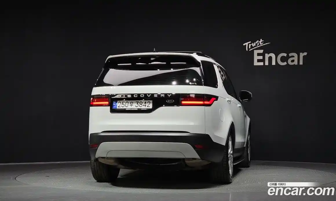 Land Rover Discovery 2023 2.0 Автомат в Москве № 166119, фото 10