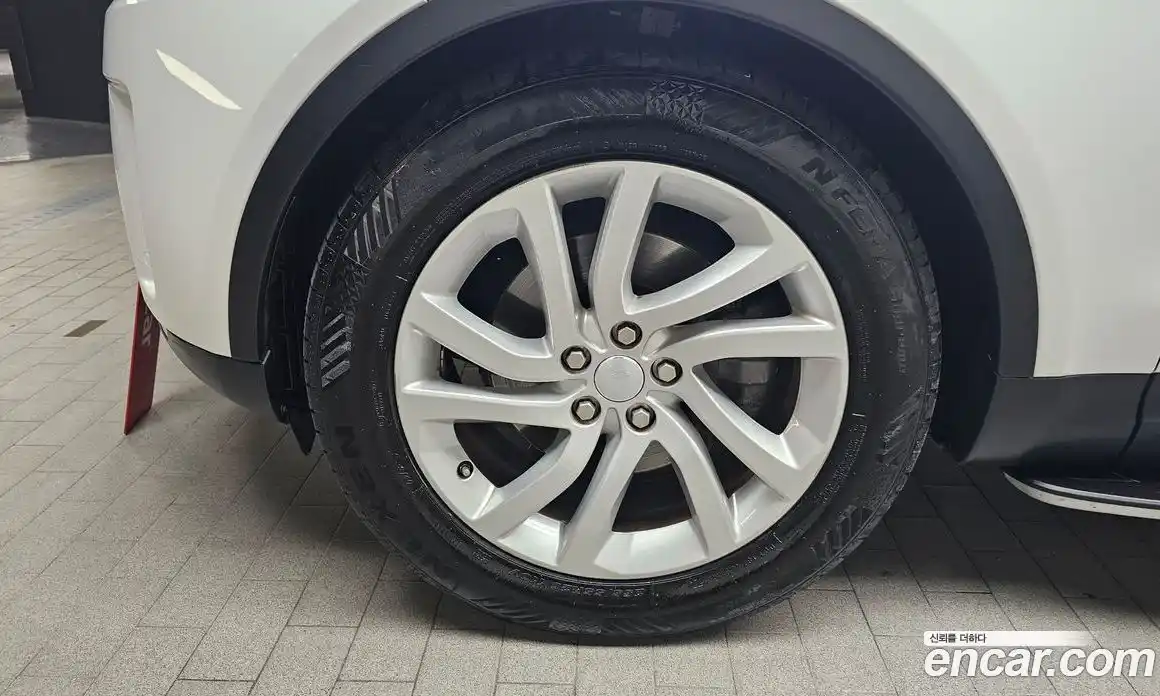 Land Rover Discovery 2018 3.0 Автомат в Москве № 166645, фото 16