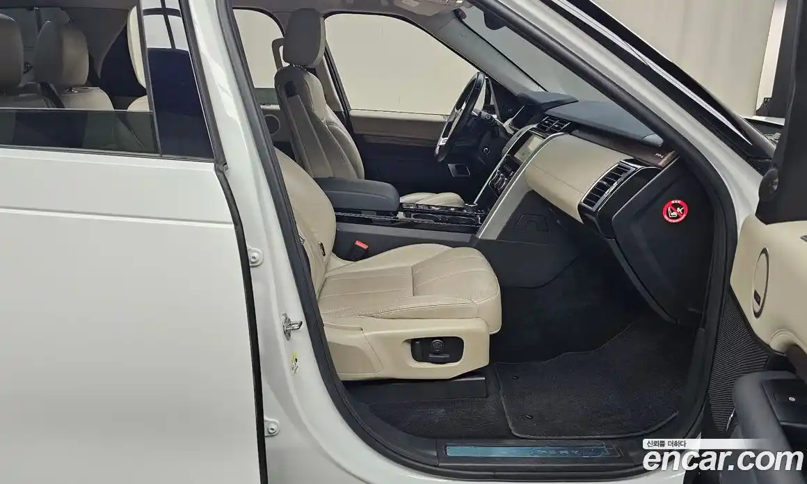 Land Rover Discovery 2018 3.0 Автомат в Москве № 166645, фото 8