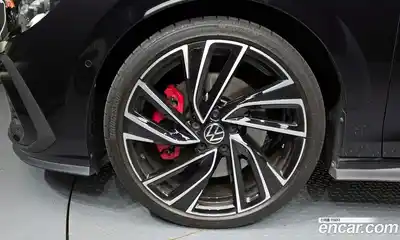 Volkswagen Golf 2024 2.0 Автомат в Москве № 168416, миниатюра 8