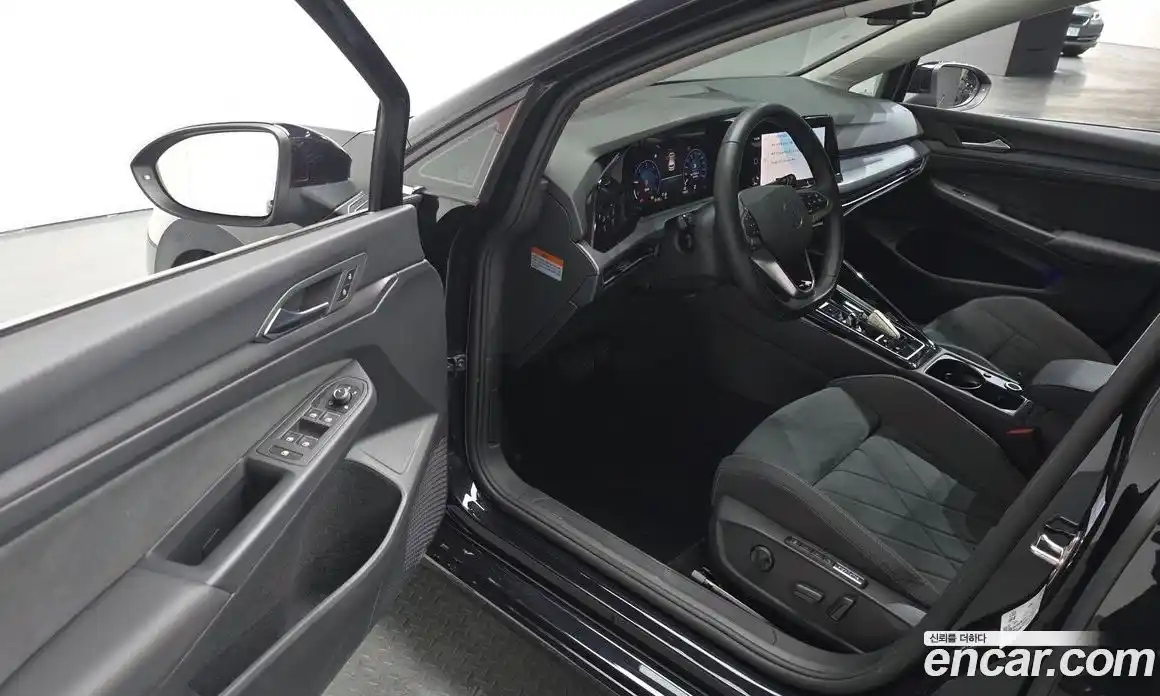 Volkswagen Golf 2024 2.0 Автомат в Москве № 168517, фото 14