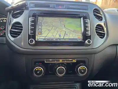 Volkswagen Tiguan 2015 2.0 Автомат в Москве № 169262, миниатюра 11