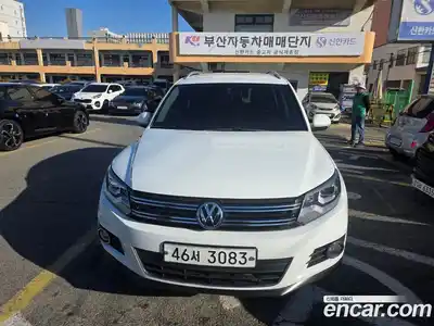 Volkswagen Tiguan 2015 2.0 Автомат в Москве № 169262, миниатюра 3