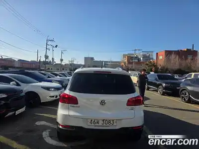 Volkswagen Tiguan 2015 2.0 Автомат в Москве № 169262, миниатюра 4