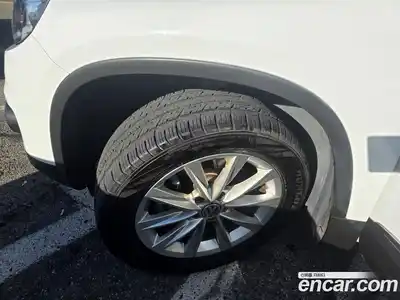 Volkswagen Tiguan 2015 2.0 Автомат в Москве № 169262, миниатюра 5