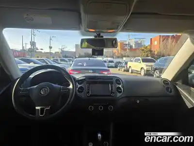 Volkswagen Tiguan 2015 2.0 Автомат в Москве № 169262, миниатюра 7