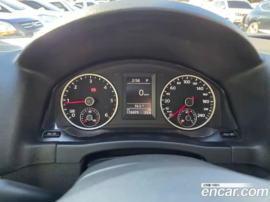 Volkswagen Tiguan 2015 2.0 Автомат в Москве № 169262, фото 8