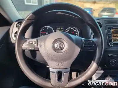 Volkswagen Tiguan 2016 2.0 Автомат в Москве № 169305, миниатюра 12